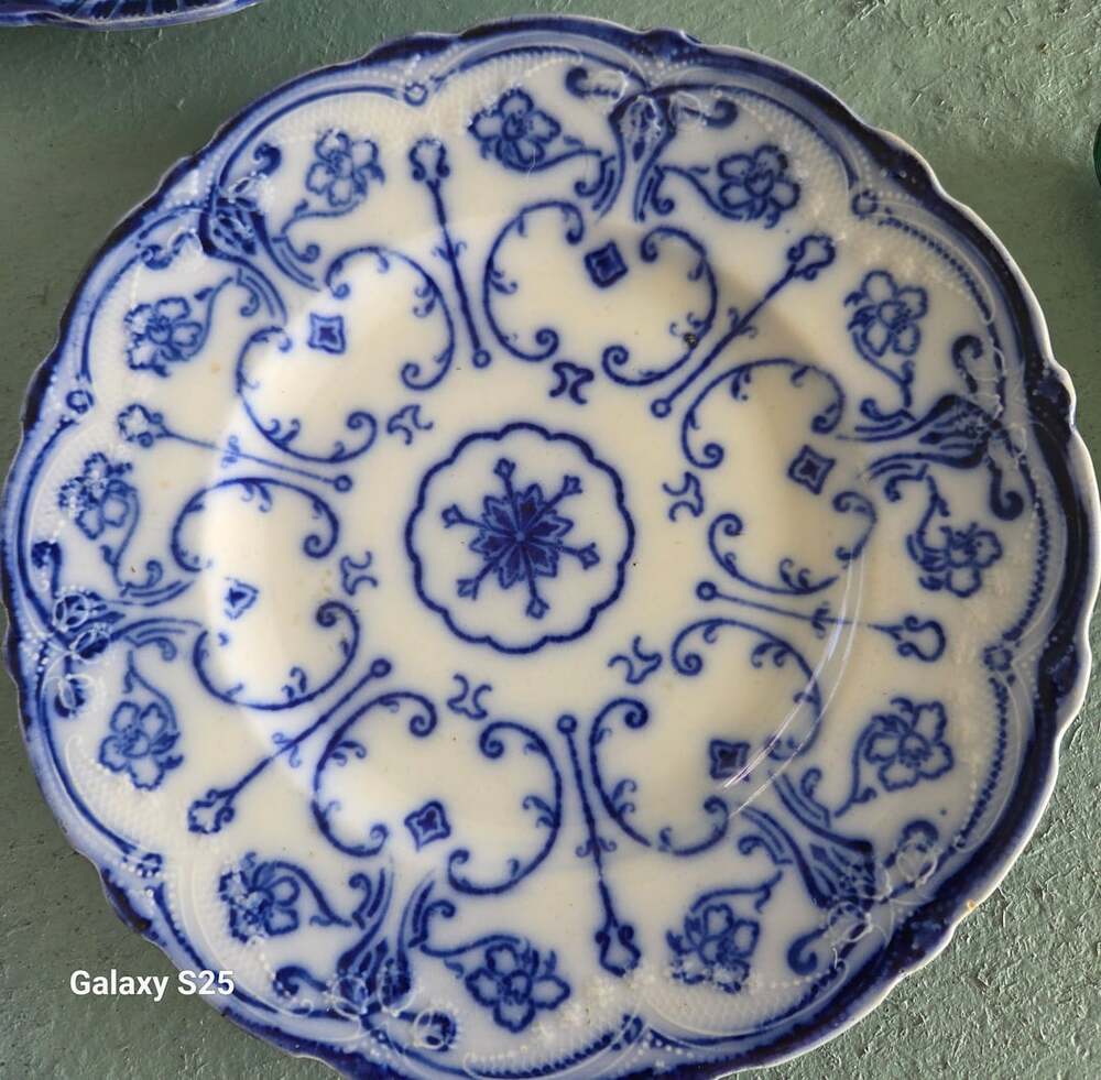 New Wharf Pottery Conway Flow Blue Dinner Plate England
10 in. Diameter